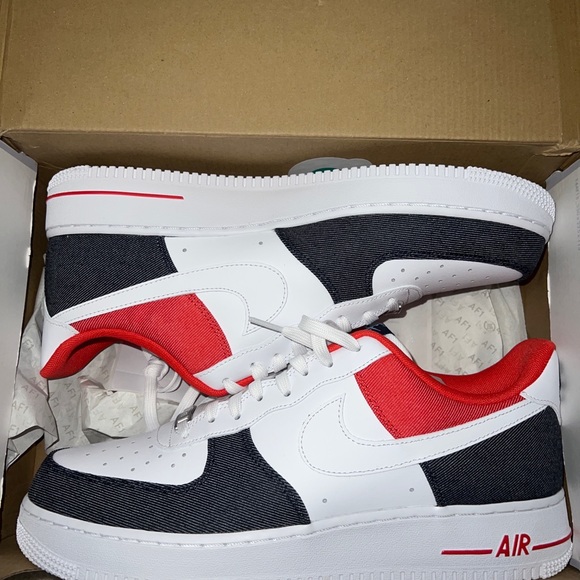 Nike Air Force 1s 07 LX - Picture 4 of 6